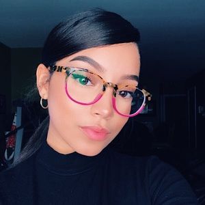 Meet your Posher, Alisha